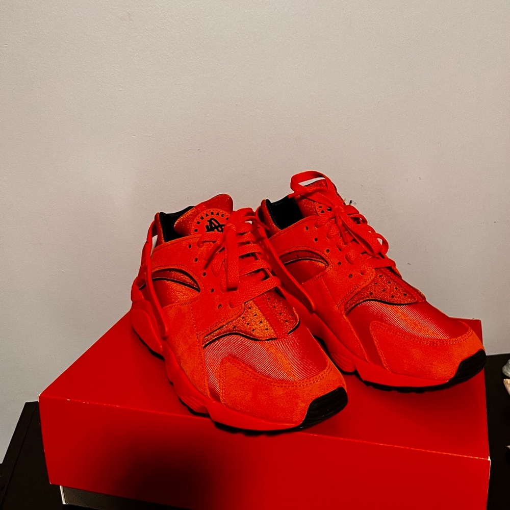 Air Huarache “Rush Orange”